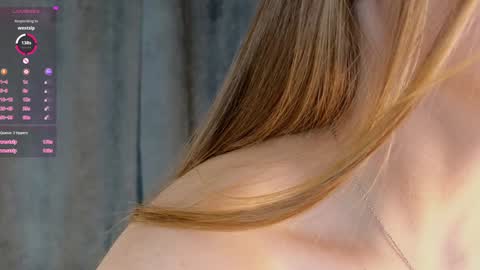 Snapshot of _green_green_ chatting on 01-07-25, 04:18 Milly online show from 01-07-25, 04:18