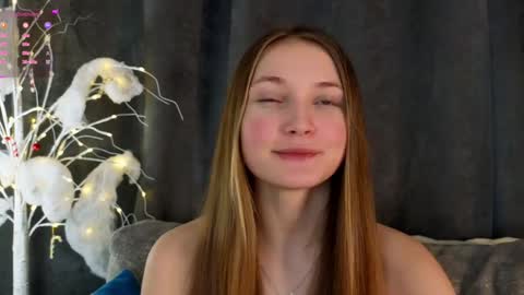 Snapshot of _green_green_ chatting on 01-10-25, 04:12 Milly online show from 01-10-25, 04:12