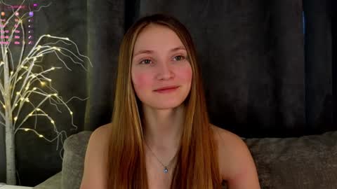 Snapshot of _green_green_ chatting on 01-27-25, 04:09 Milly online show from 01-27-25, 04:09