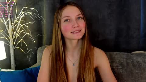 Snapshot of _green_green_ chatting on 01-31-25, 07:18 Milly online show from 01-31-25, 07:18