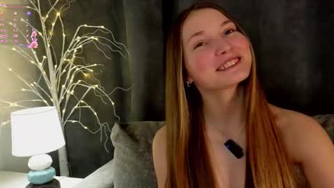 Snapshot of _green_green_ chatting on 02-10-25, 07:15 Milly online show from 02-10-25, 07:15