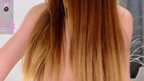 Snapshot of _green_green_ chatting on 03-10-25, 07:10 Milly online show from 03-10-25, 07:10