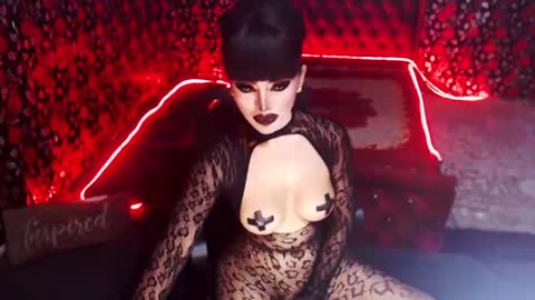 Snapshot of _hailyourqueenx chatting on 01-13-25, 02:28 GoDDess Chloe online show from 01-13-25, 02:28