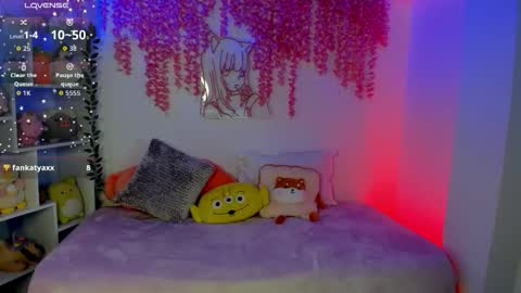 Snapshot of _hanna_sky chatting on 11-26-25, 06:42 Hanna Botero online show from 11-26-25, 06:42