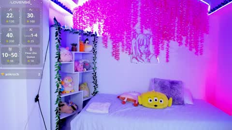 Hanna Botero online show from 03-31-26, 07:36