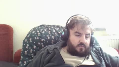  hasanhz.  online show from 12-15-25, 07:34