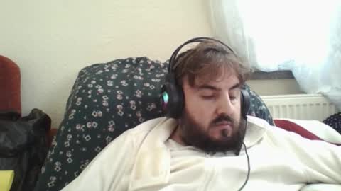  hasanhz.  online show from 12-18-25, 07:14