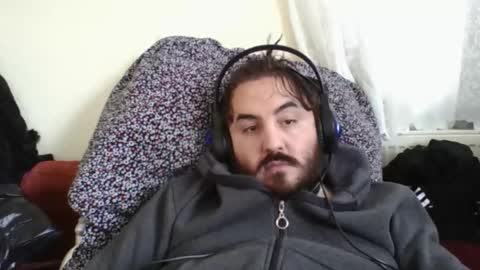  hasanhz.  online show from 02-15-26, 02:03