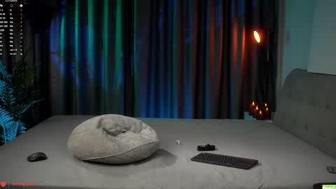 Snapshot of _healing_hottie_ chatting on 01-17-26, 08:23 Veronica online show from 01-17-26, 08:23