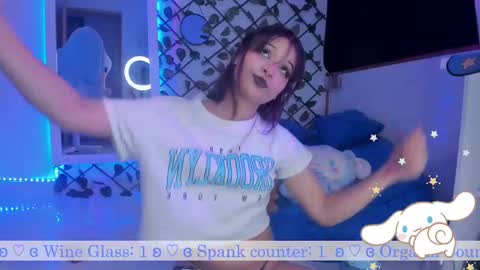 Snapshot of _heavenly_blue_ chatting on 03-04-25, 08:02 Bluey online show from 03-04-25, 08:02