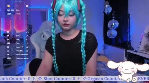 Snapshot of _heavenly_blue_ chatting on 11-23-25, 02:00 Bluey online show from 11-23-25, 02:00