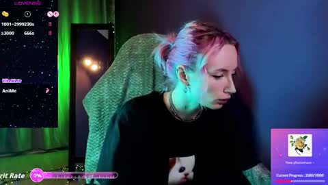 Snapshot of _helencarter chatting on 04-24-26, 08:33 Helen Carter 3 Next stream 2330 MSC online show from 04-24-26, 08:33