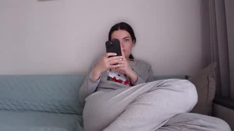 Snapshot of _hidden_frommymoom_ chatting on 02-22-26, 08:13 Criss4u online show from 02-22-26, 08:13