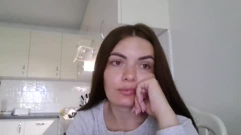 Snapshot of _hidden_frommymoom_ chatting on 06-14-26, 06:48 Criss4u online show from 06-14-26, 06:48