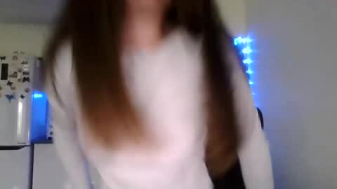 Snapshot of _hidden_frommymoom_ chatting on 06-21-26, 11:13 Criss4u online show from 06-21-26, 11:13