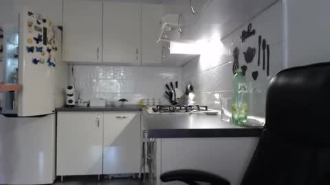 Snapshot of _hidden_frommymoom_ chatting on 07-09-26, 09:24 Criss4u online show from 07-09-26, 09:24
