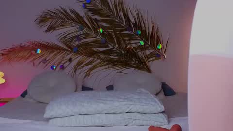 Holly online show from 02-23-25, 12:48