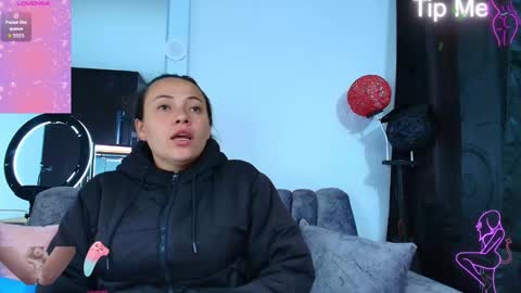 Snapshot of _honey1_ chatting on 09-15-25, 12:27 Honey online show from 09-15-25, 12:27