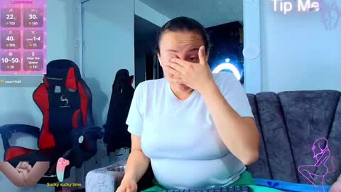 Snapshot of _honey1_ chatting on 09-19-25, 02:51 Honey online show from 09-19-25, 02:51