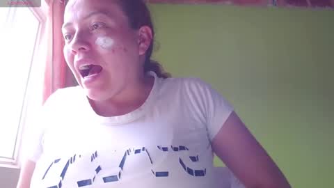 Snapshot of _honey1_ chatting on 02-05-26, 07:51 Honey online show from 02-05-26, 07:51