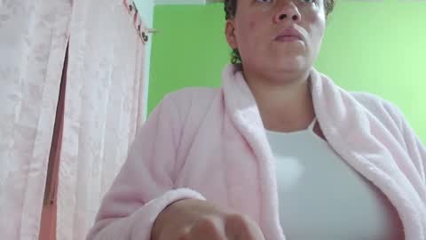 Snapshot of _honey1_ chatting on 02-24-26, 10:35 Honey online show from 02-24-26, 10:35