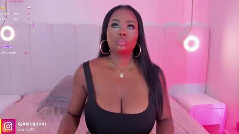 Snapshot of _huge_boobs_ebony chatting on 09-08-25, 07:24 Darlis online show from 09-08-25, 07:24