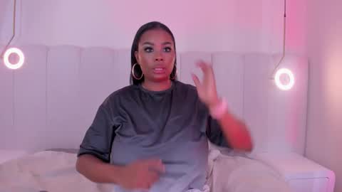 Snapshot of _huge_boobs_ebony chatting on 11-28-25, 07:49 Darlis online show from 11-28-25, 07:49