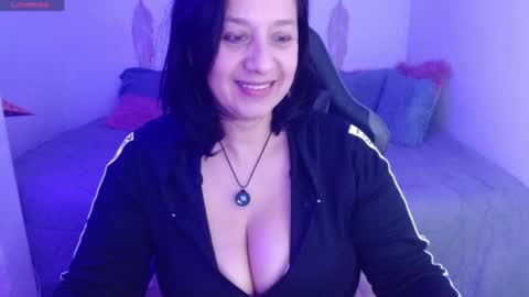 Snapshot of _isis74_ chatting on 05-08-26, 01:00 Camila online show from 05-08-26, 01:00