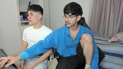 Snapshot of _jamesboy chatting on 10-31-25, 10:33 James online show from 10-31-25, 10:33