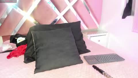 Snapshot of _jasmine_blush chatting on 06-30-26, 02:18 Jasmine online show from 06-30-26, 02:18