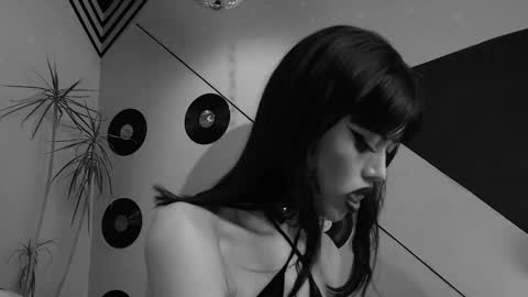  ...  online show from 09-20-25, 07:42