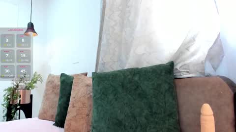 Snapshot of _jireh33_ chatting on 09-09-25, 07:35 online show from 09-09-25, 07:35