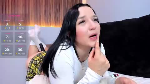 Snapshot of _jireh33_ chatting on 07-06-26, 11:29 online show from 07-06-26, 11:29
