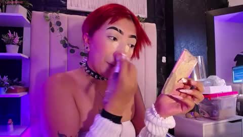 Mia online show from 01-13-25, 02:00