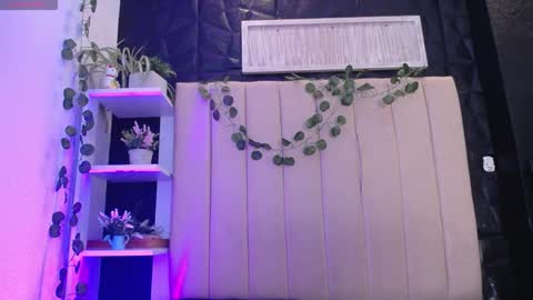 Mia online show from 01-14-25, 03:57