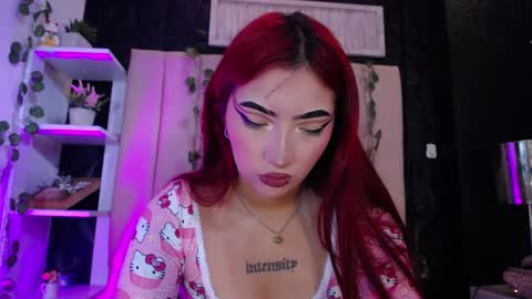 Mia online show from 02-06-25, 02:04