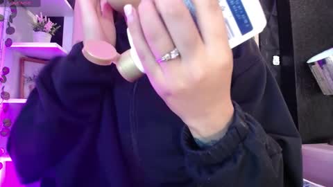 Mia online show from 02-12-25, 12:55