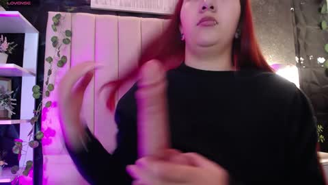 Mia online show from 02-18-25, 01:00