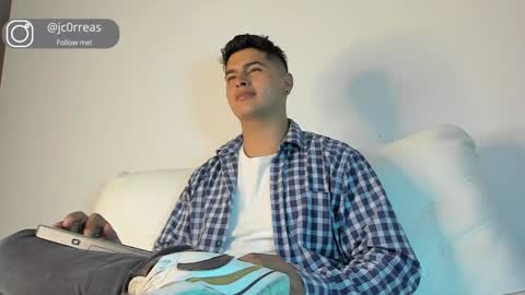 Snapshot of _juanes__ chatting on 12-03-24, 11:35 _juanes__ online show from 12-03-24, 11:35