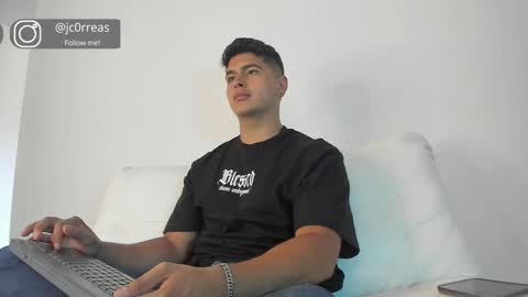 Snapshot of _juanes__ chatting on 12-04-24, 03:21 _juanes__ online show from 12-04-24, 03:21