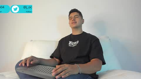 Snapshot of _juanes__ chatting on 12-19-24, 06:45 _juanes__ online show from 12-19-24, 06:45