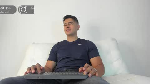 Snapshot of _juanes__ chatting on 12-24-24, 02:54 _juanes__ online show from 12-24-24, 02:54