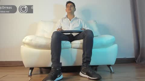 Snapshot of _juanes__ chatting on 01-02-25, 10:11 _juanes__ online show from 01-02-25, 10:11