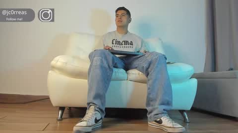 Snapshot of _juanes__ chatting on 01-10-25, 11:50 _juanes__ online show from 01-10-25, 11:50