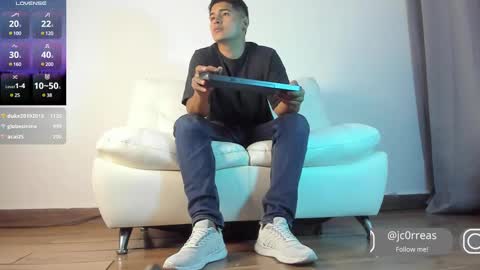 Snapshot of _juanes__ chatting on 02-24-25, 09:20 _juanes__ online show from 02-24-25, 09:20