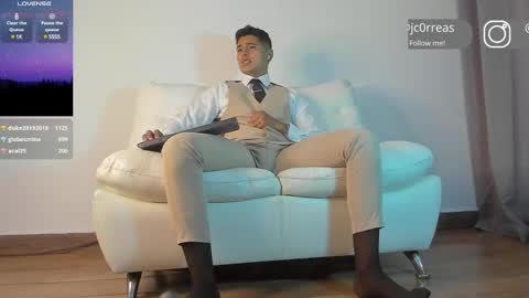 Snapshot of _juanes__ chatting on 03-06-25, 02:30 _juanes__ online show from 03-06-25, 02:30