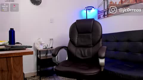 Snapshot of _juanes__ chatting on 10-22-25, 08:08 _juanes__ online show from 10-22-25, 08:08