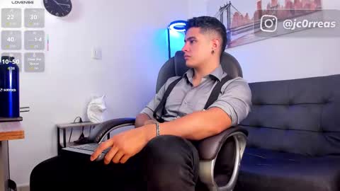 Snapshot of _juanes__ chatting on 11-18-25, 09:30 _juanes__ online show from 11-18-25, 09:30