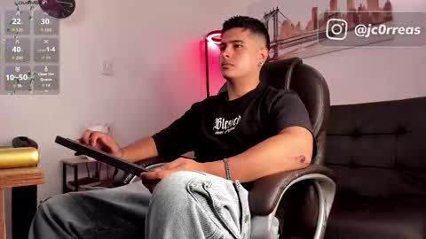 Snapshot of _juanes__ chatting on 11-26-25, 08:43 _juanes__ online show from 11-26-25, 08:43