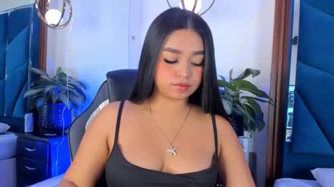 Snapshot of _julisweet_ chatting on 11-27-25, 12:18 _julisweet_ online show from 11-27-25, 12:18